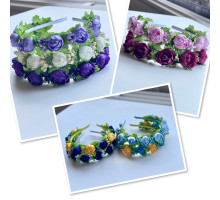 Headband handmade of decorative flowers "Pivon"