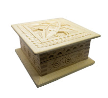 A carved handmade wooden casket with a traditional Ukrainian tracery, 5,5x5,5 inches