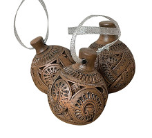 A New Year's ceramic ball shaped pendant with an ornament, 2,8 inches
