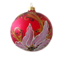 A red handmade glass Christmas tree ball with an artistic flower ornament, 3,25 inches
