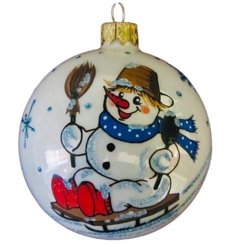 Куля скляна, біла, із зображенням "Сніговик на санках", ручної роботи, 8 см